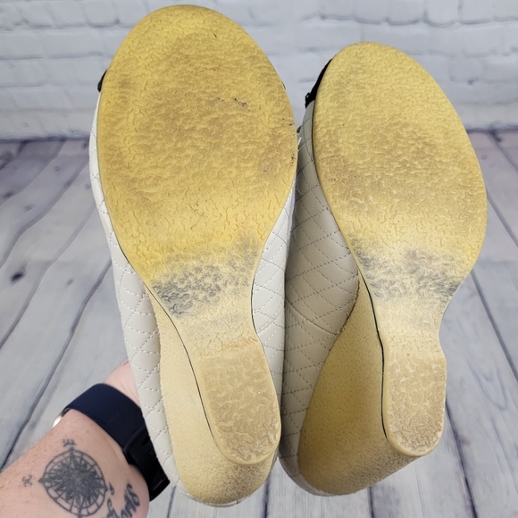 PENNY LOVES KENNY | Glider quilted bow detail cap toe wedge heels - Picture 8 of 10